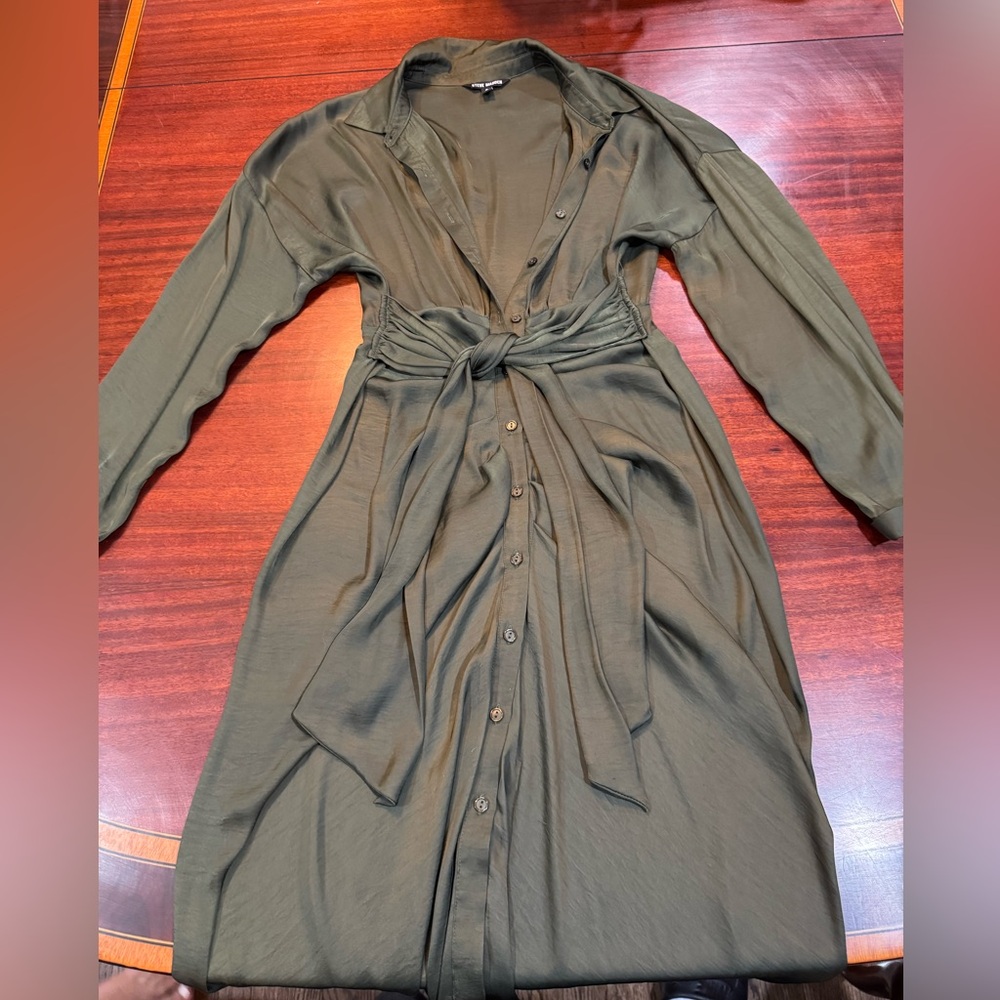Steve Madden Women’s Olive Green Button-Up Dress